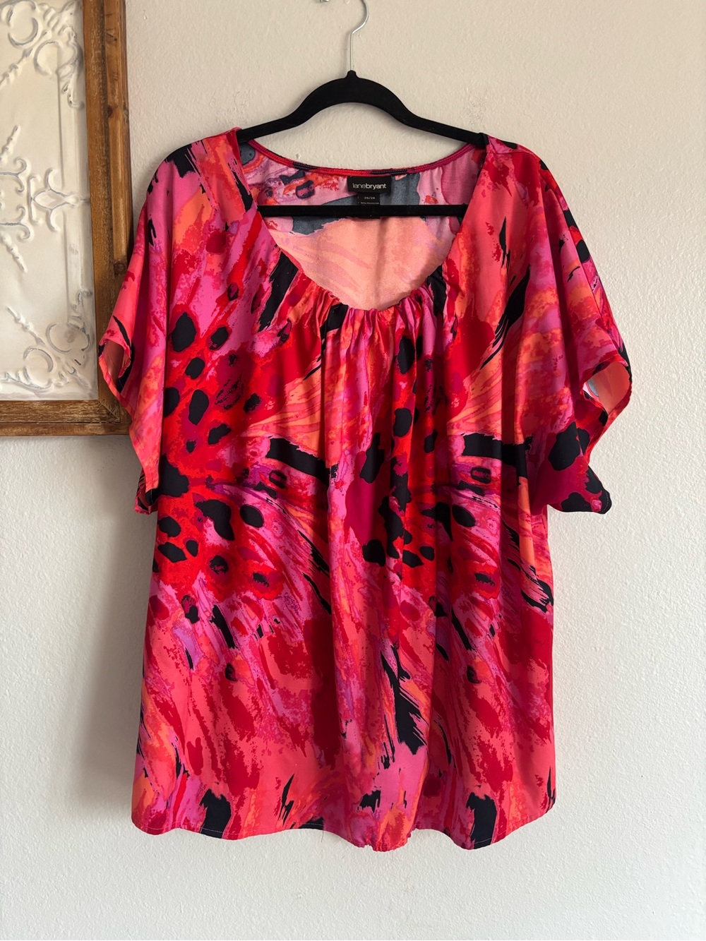 Lane Bryant Womens size 26/28 Blouse Pink coral floral Abstract short sleeve